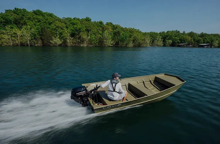 Lowe Boats Background Image